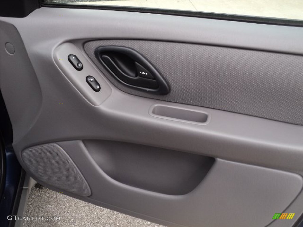 2002 Escape XLS V6 - True Blue Metallic / Medium Graphite photo #15