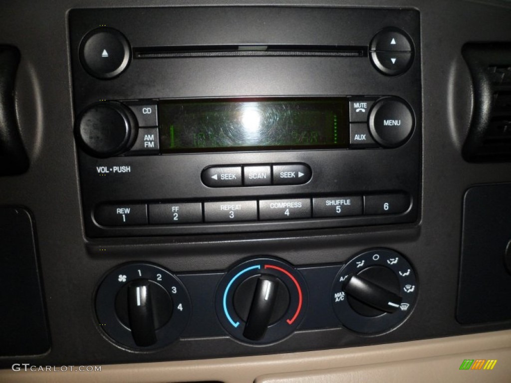 2007 Ford F350 Super Duty XLT Crew Cab Dually Audio System Photo #59530178