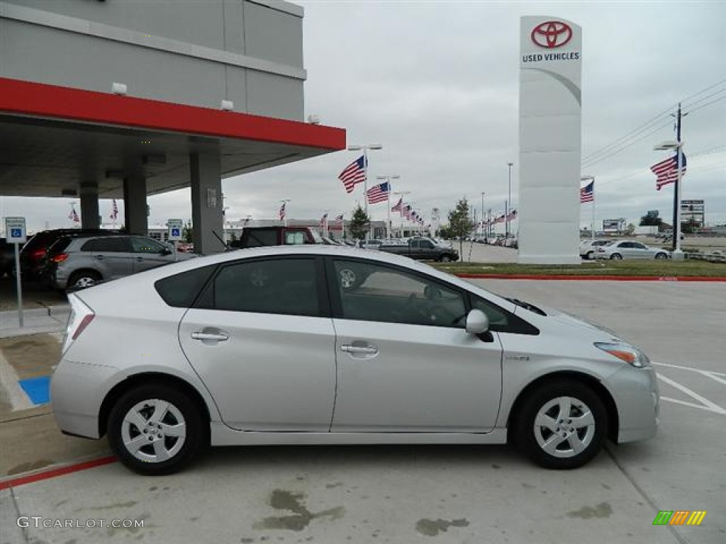 2010 Prius Hybrid IV - Classic Silver Metallic / Dark Gray photo #2