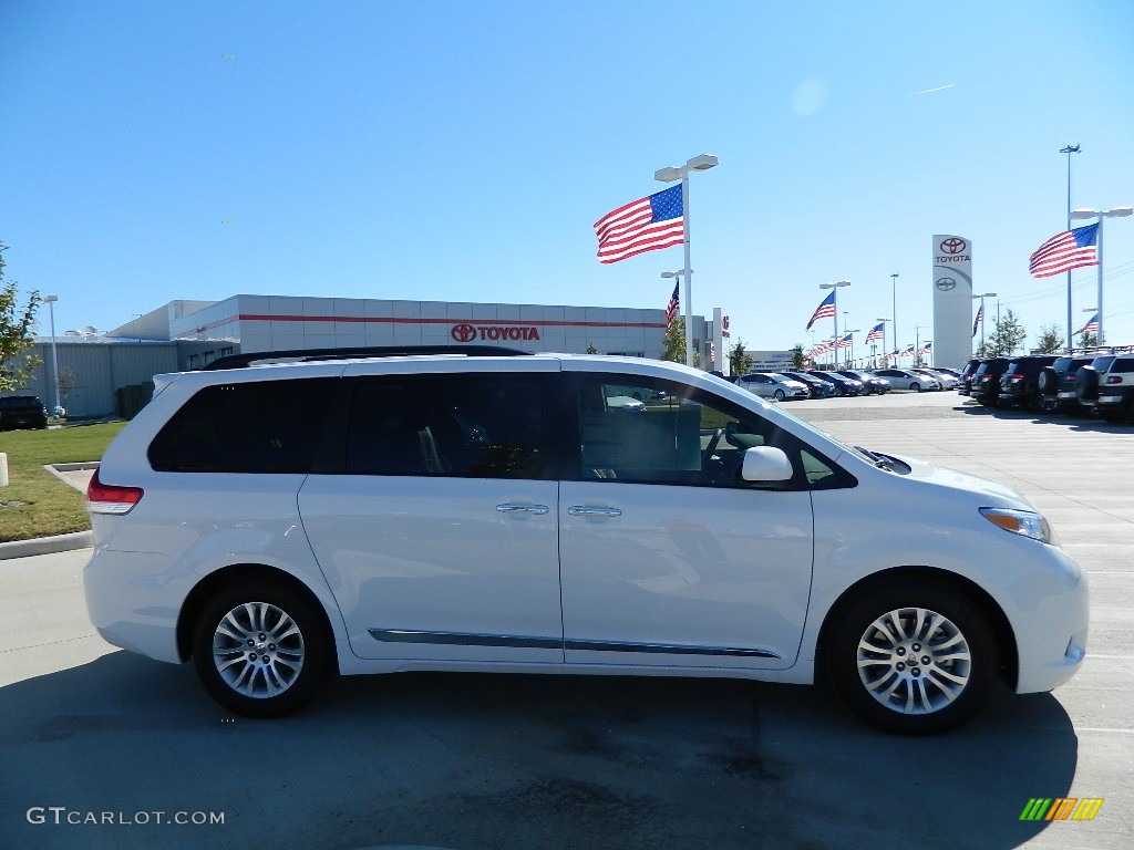 2012 Sienna XLE - Super White / Bisque photo #4