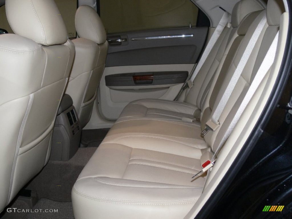 2009 Chrysler 300 C HEMI Heritage Edition Interior Color Photos