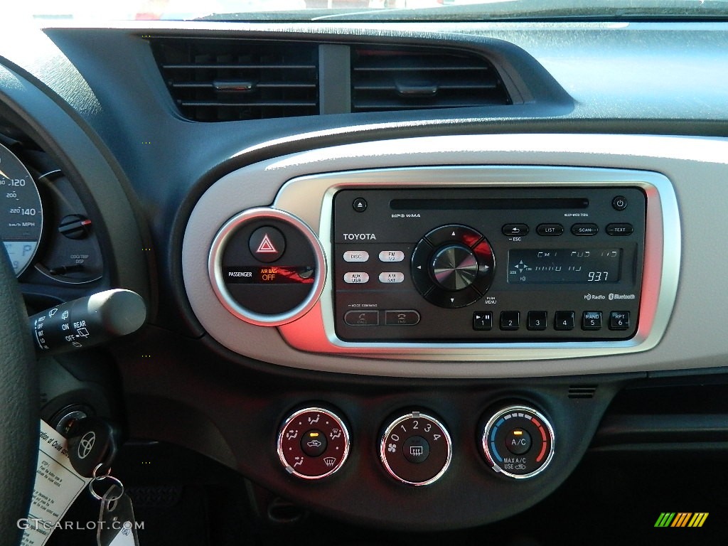 2012 Toyota Yaris LE 5 Door Controls Photo #59533948