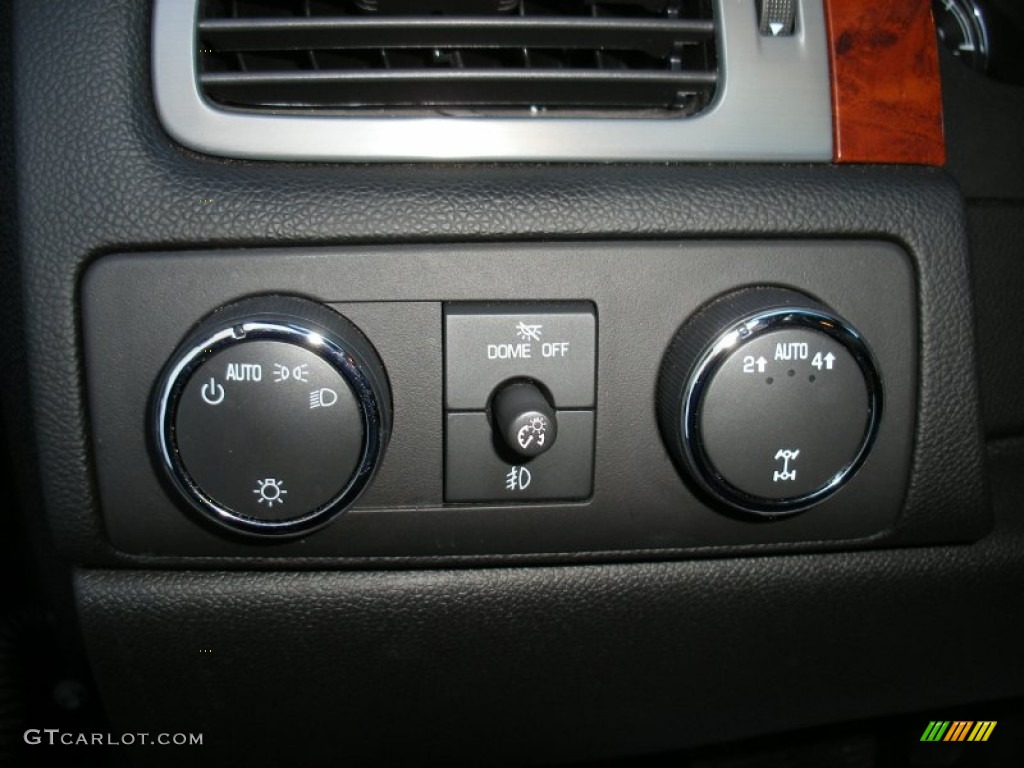 2011 Chevrolet Suburban LT 4x4 Controls Photo #59538064