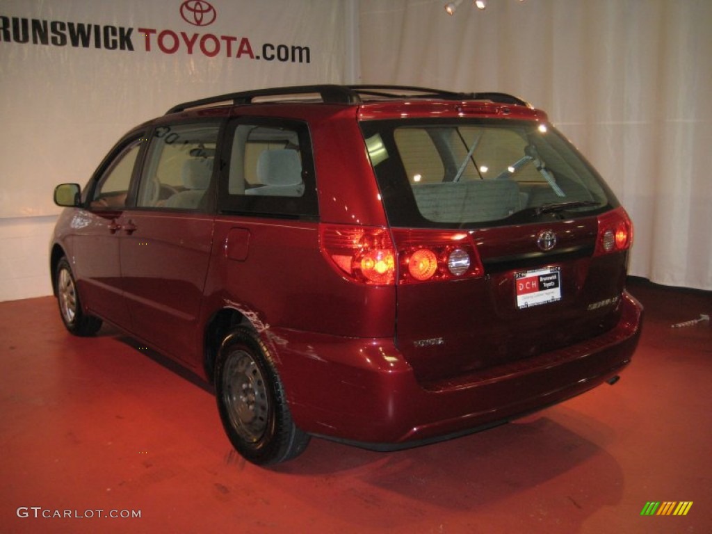 2008 Sienna CE - Salsa Red Pearl / Fawn photo #7