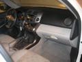 Super White - RAV4 4WD Photo No. 21