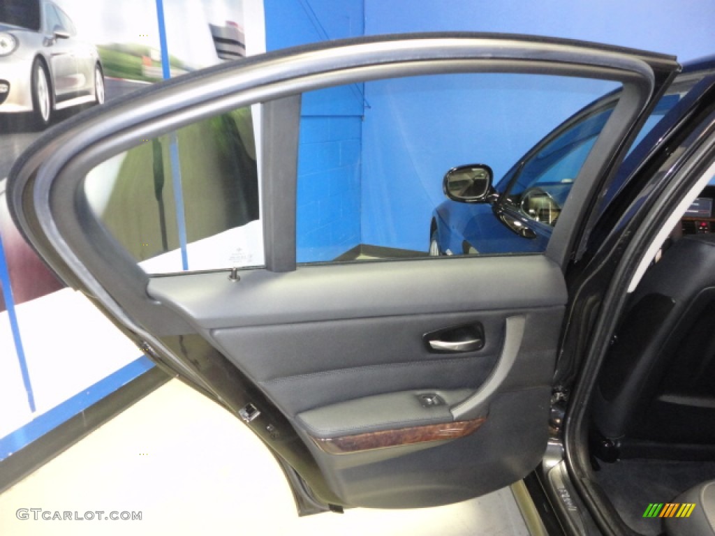 2010 3 Series 335i xDrive Sedan - Jet Black / Black photo #16