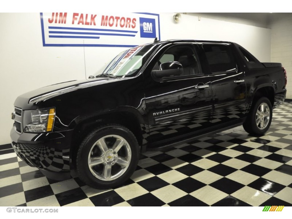 Black Chevrolet Avalanche