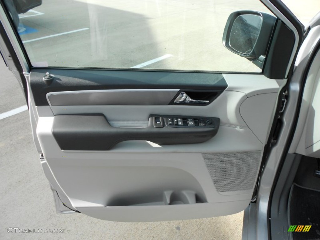 2012 Volkswagen Routan SEL Aero Gray Door Panel Photo #59550207