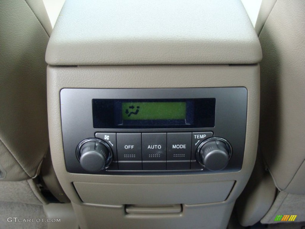 2010 Highlander Hybrid Limited 4WD - Black / Sand Beige photo #26