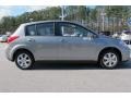 Magnetic Gray Metallic - Versa 1.8 S Hatchback Photo No. 5