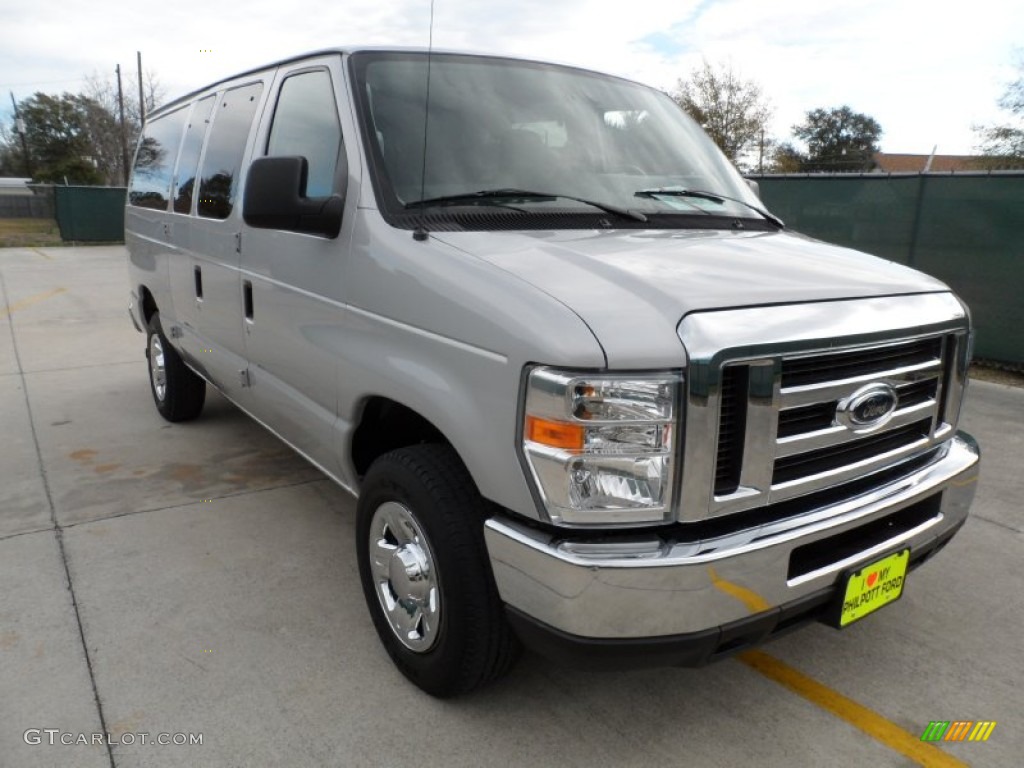 2009 E Series Van E350 Super Duty XLT Passenger - Brilliant Silver Metallic / Medium Flint photo #1