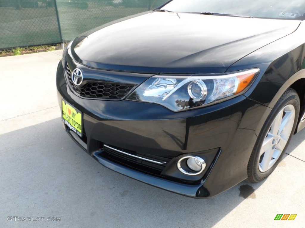 2012 Camry SE - Attitude Black Metallic / Black photo #10