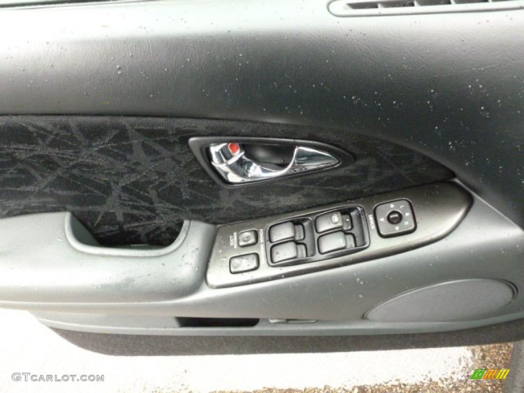2003 Mitsubishi Diamante VR-X Sedan Controls Photo #59564364