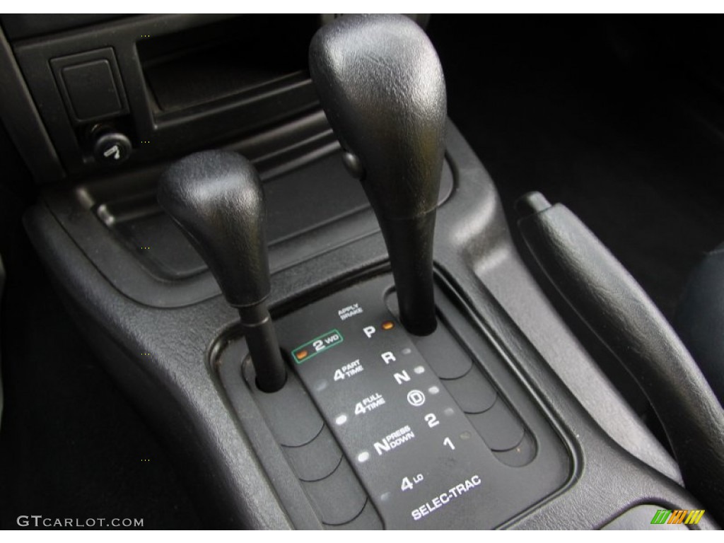 2004 Jeep Grand Cherokee Laredo 4x4 4 Speed Automatic Transmission Photo #59566740