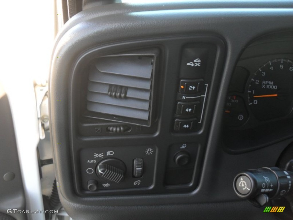 2004 Silverado 2500HD LS Crew Cab 4x4 - Summit White / Dark Charcoal photo #11