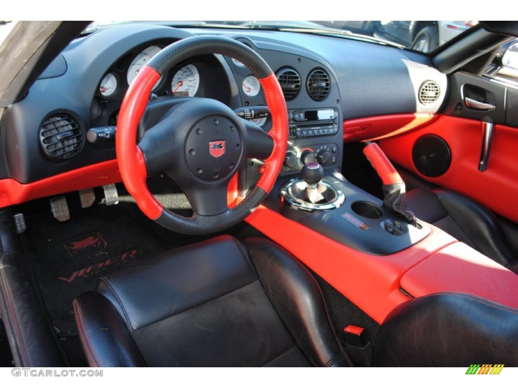 Black/Red Interior 2004 Dodge Viper SRT-10 Photo #59572209