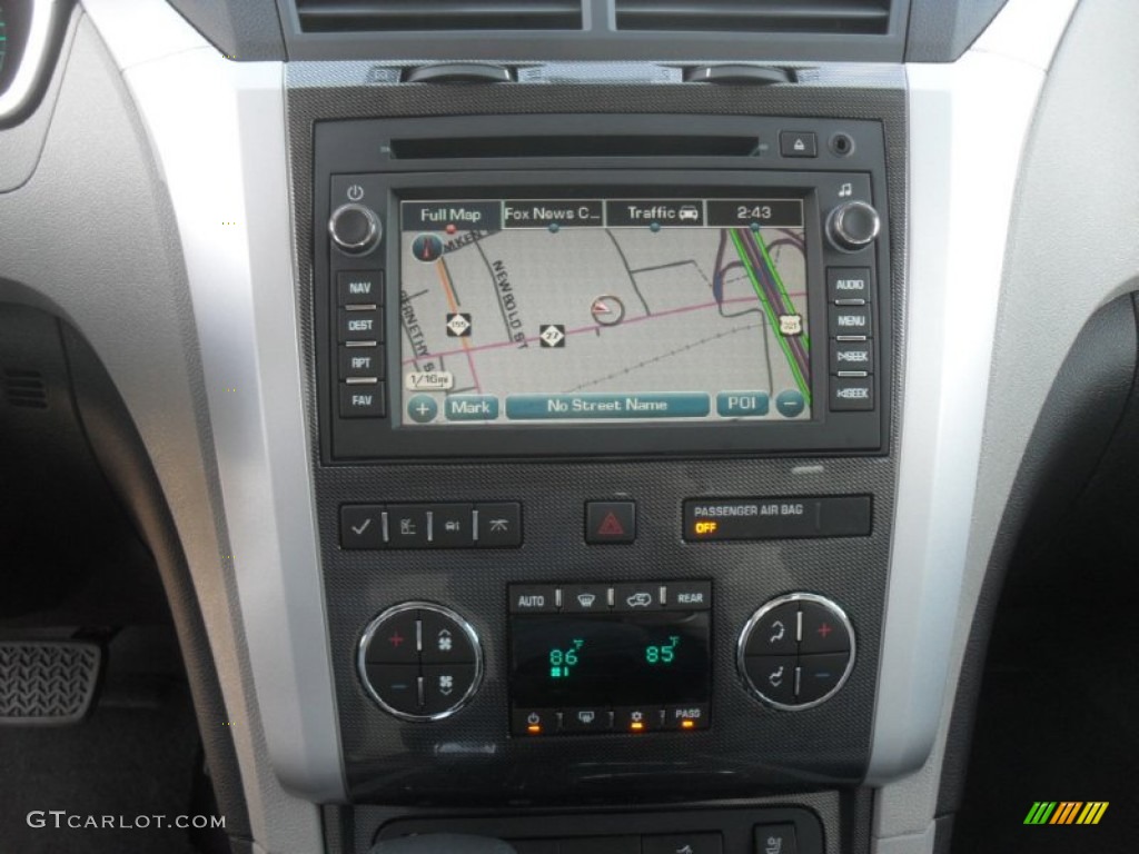 2012 Chevrolet Traverse LTZ Navigation Photos