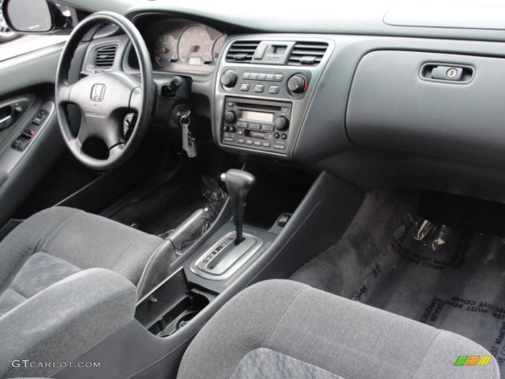 2002 Honda Accord SE Coupe Charcoal Dashboard Photo #59573649