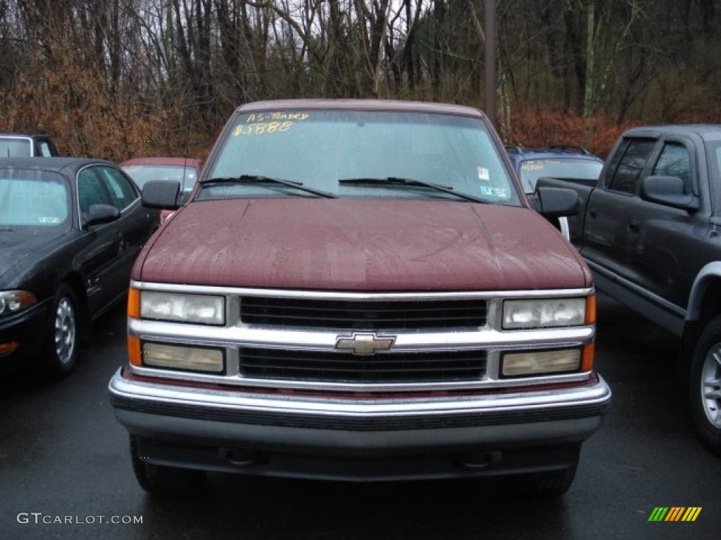 1998 C/K K1500 Regular Cab 4x4 - Dark Carmine Red Metallic / Red photo #2