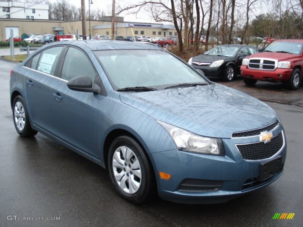 2012 Cruze LS - Blue Granite Metallic / Jet Black/Medium Titanium photo #2