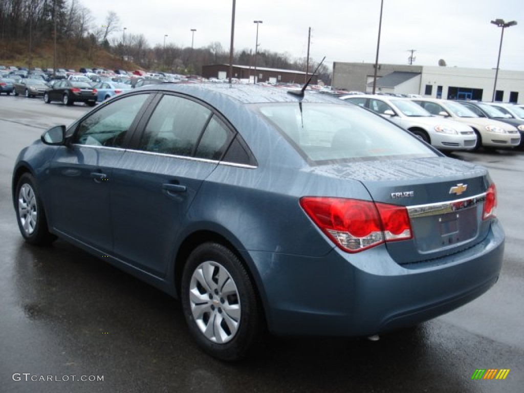 2012 Cruze LS - Blue Granite Metallic / Jet Black/Medium Titanium photo #6