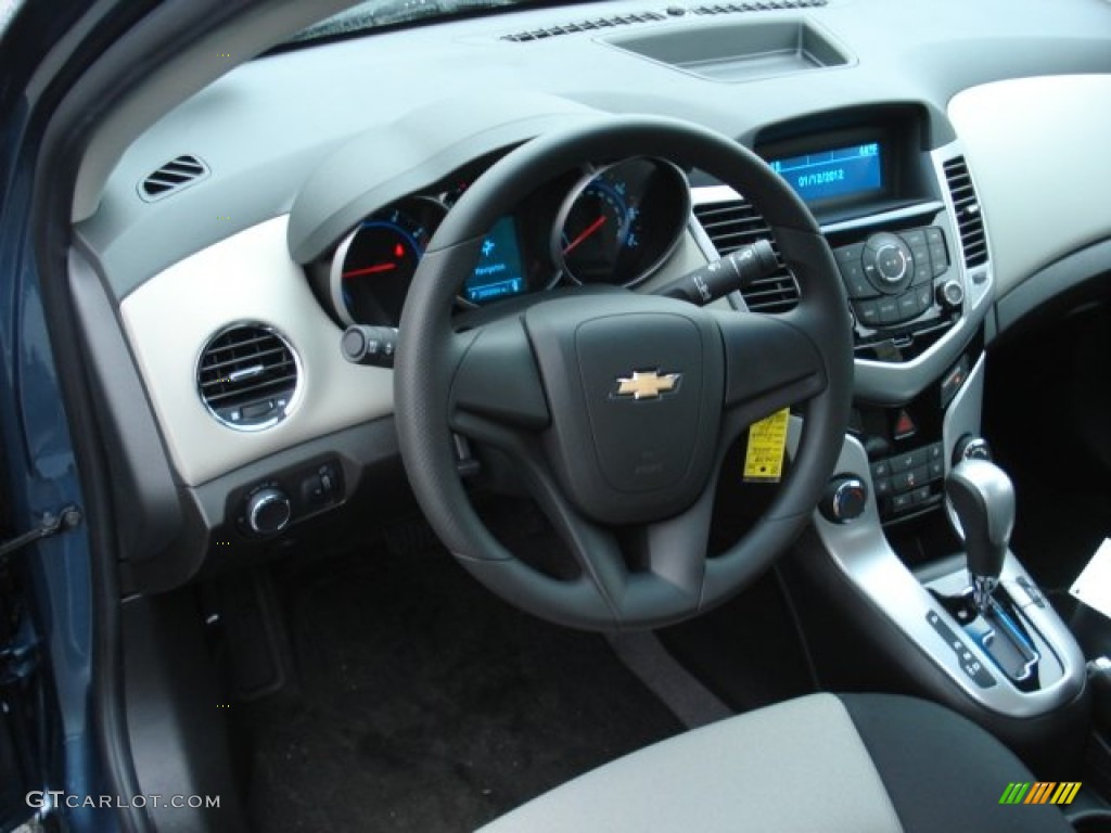 2012 Cruze LS - Blue Granite Metallic / Jet Black/Medium Titanium photo #10
