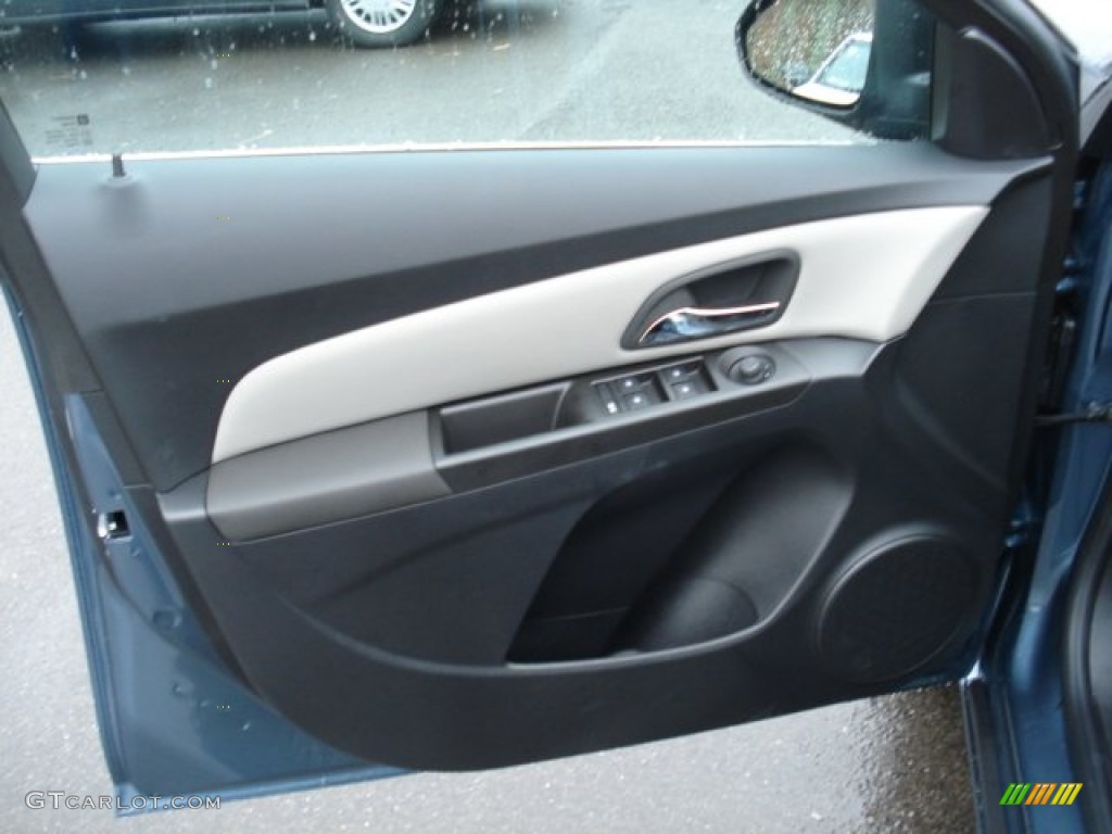 2012 Cruze LS - Blue Granite Metallic / Jet Black/Medium Titanium photo #12