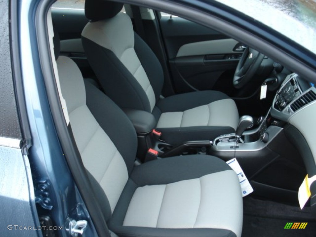 2012 Cruze LS - Blue Granite Metallic / Jet Black/Medium Titanium photo #16