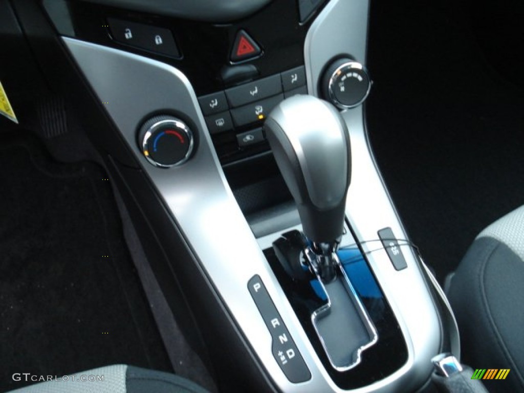 2012 Cruze LS - Blue Granite Metallic / Jet Black/Medium Titanium photo #18