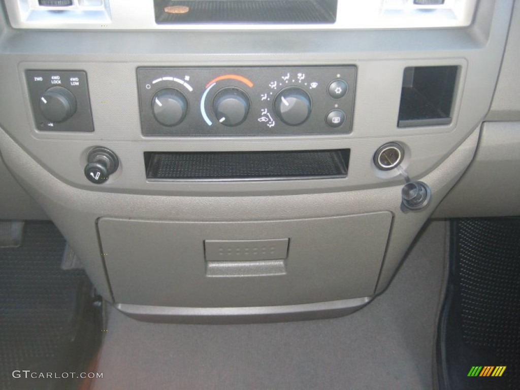 2007 Ram 1500 SLT Quad Cab 4x4 - Brilliant Black Crystal Pearl / Medium Slate Gray photo #10