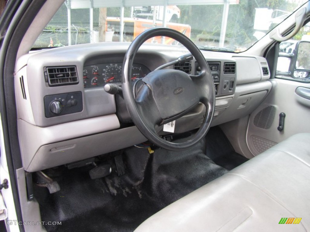 2001 Ford F450 Super Duty XL Regular Cab Bucket Truck Medium Graphite Dashboard Photo #59577600