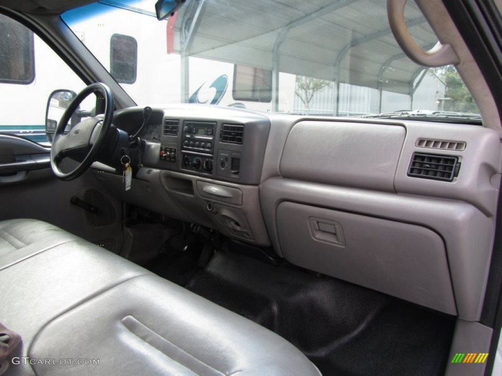 2001 Ford F450 Super Duty XL Regular Cab Bucket Truck Dashboard Photos