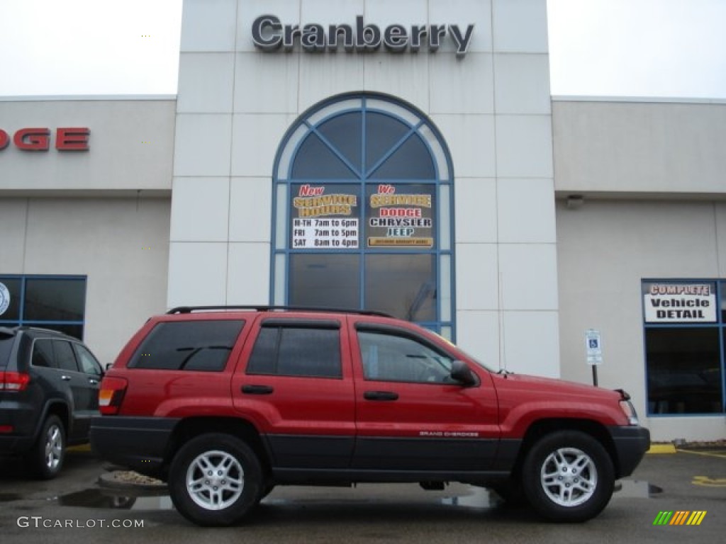 2004 Grand Cherokee Laredo 4x4 - Inferno Red Pearl / Sandstone photo #1