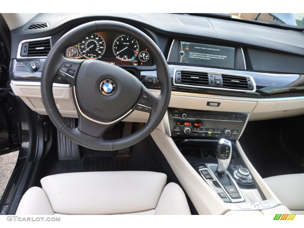 2010 BMW 5 Series 550i Gran Turismo Ivory White/Black Nappa Leather Dashboard Photo #59580519