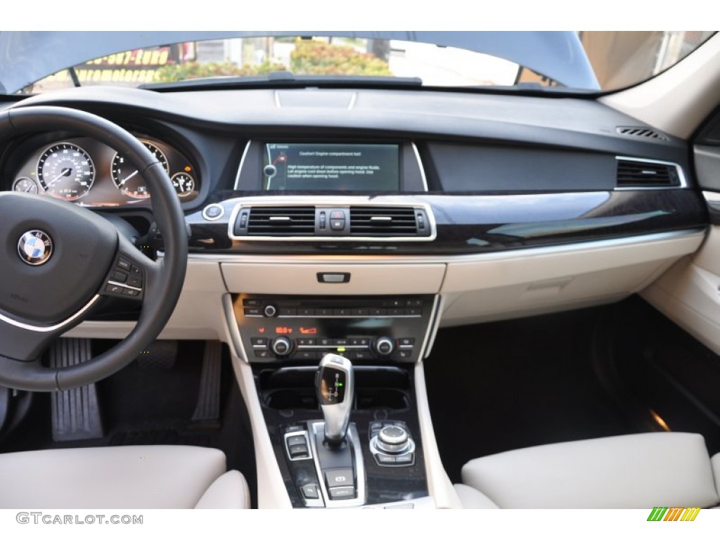 2010 BMW 5 Series 550i Gran Turismo Ivory White/Black Nappa Leather Dashboard Photo #59580522
