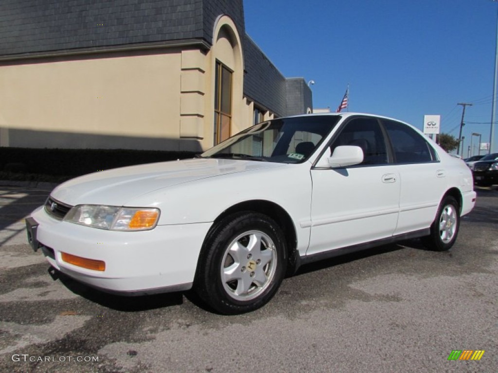 Frost White 1996 Honda Accord EX V6 Sedan Exterior Photo #59581410