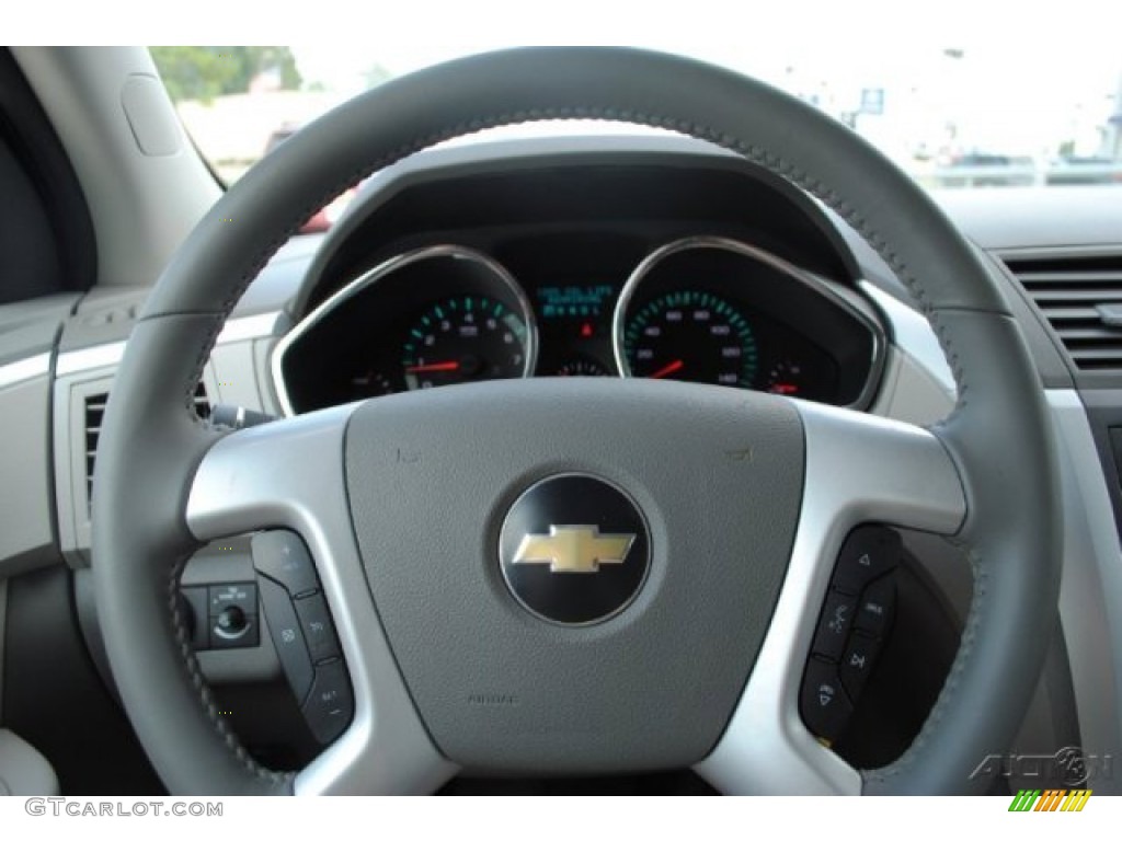 2011 Traverse LT AWD - Black Granite Metallic / Dark Gray/Light Gray photo #16