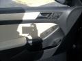 Black - Jetta SE Sedan Photo No. 8