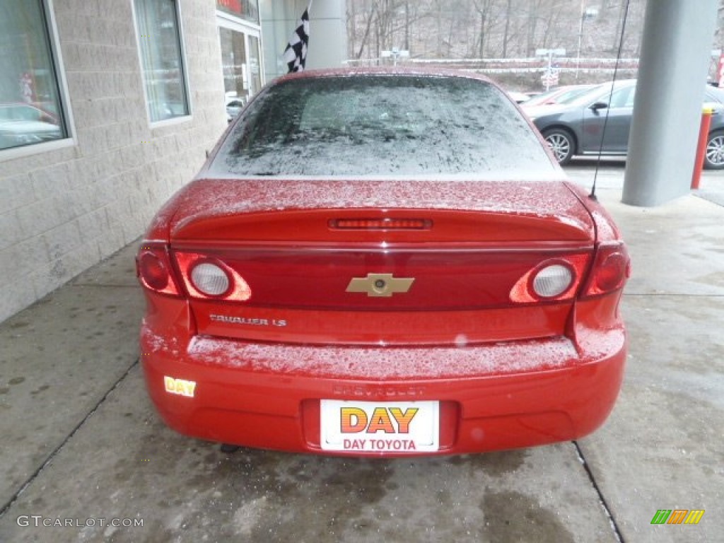 2004 Cavalier LS Sedan - Victory Red / Graphite photo #3