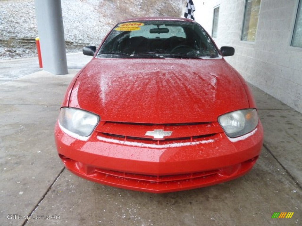 2004 Cavalier LS Sedan - Victory Red / Graphite photo #6