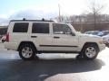 Stone White - Commander 4x4 Photo No. 8