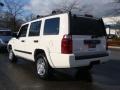 Stone White - Commander 4x4 Photo No. 11
