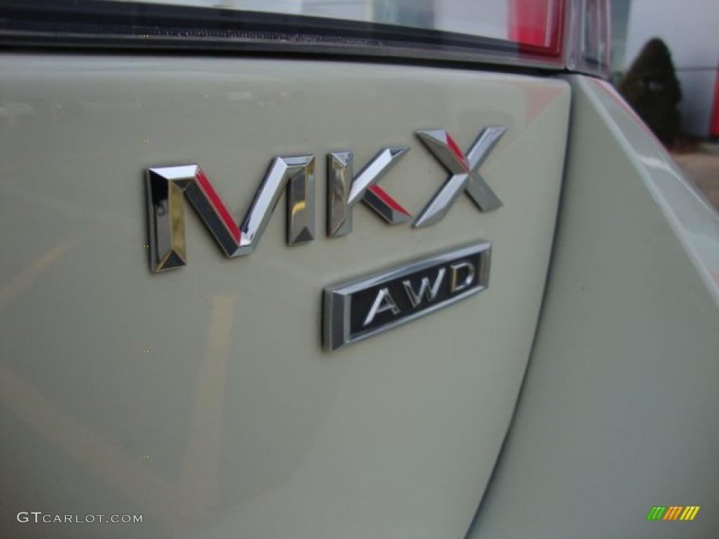 2008 MKX AWD - Creme Brulee Metallic / Medium Light Stone photo #7