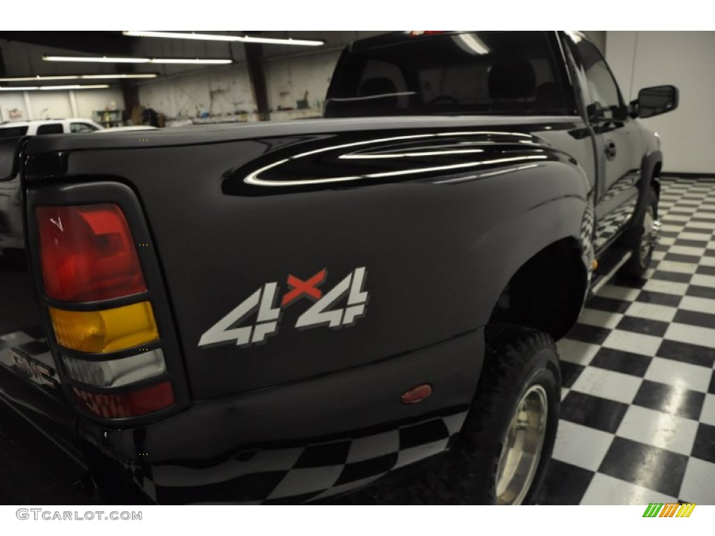 2003 Sierra 3500 Regular Cab 4x4 Dually - Onyx Black / Dark Pewter photo #37
