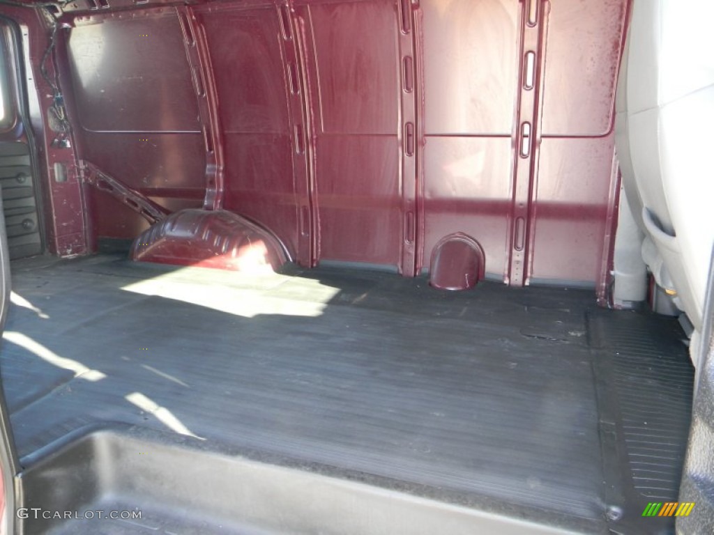 2004 Chevrolet Express 2500 CNG Cargo Van Trunk Photo #59595942