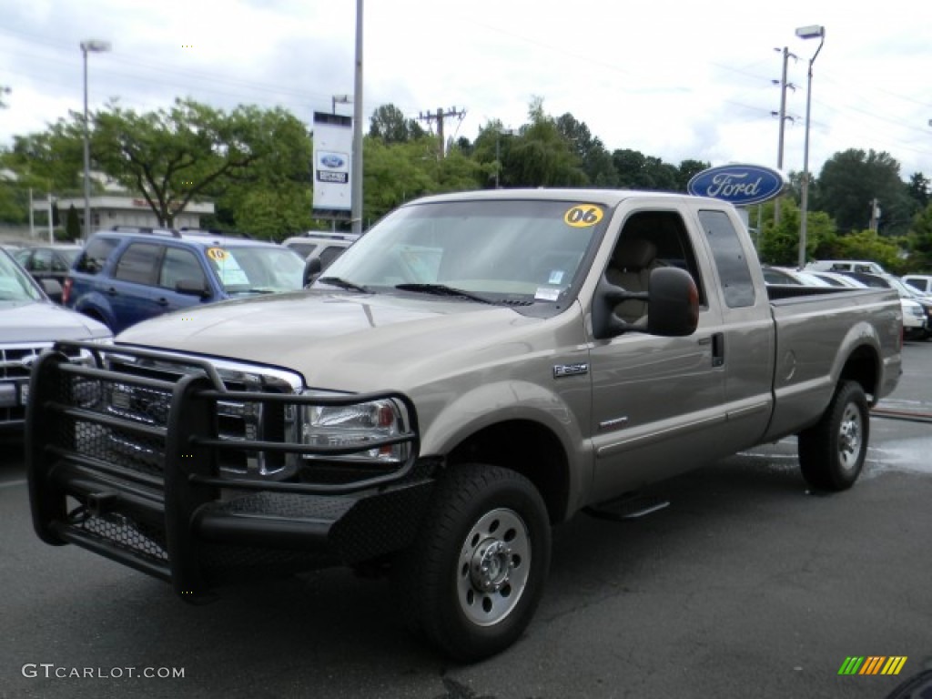 2006 F250 Super Duty XLT SuperCab 4x4 - Arizona Beige Metallic / Tan photo #1