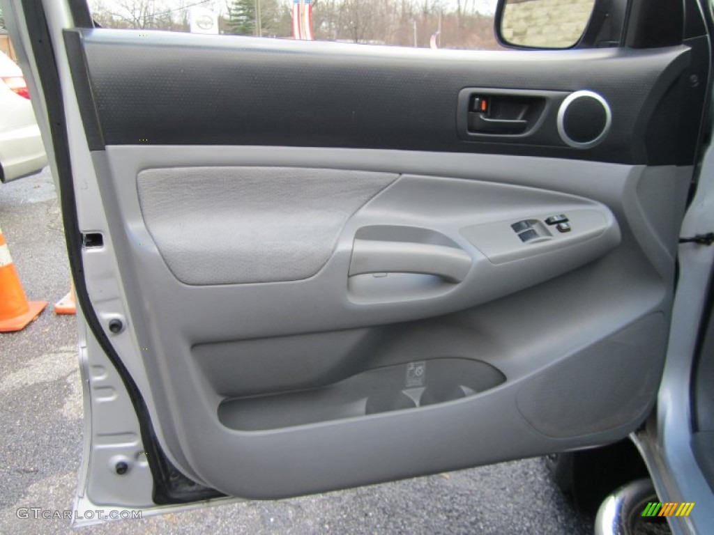 2005 Toyota Tacoma V6 TRD Access Cab 4x4 Graphite Gray Door Panel Photo #59603007