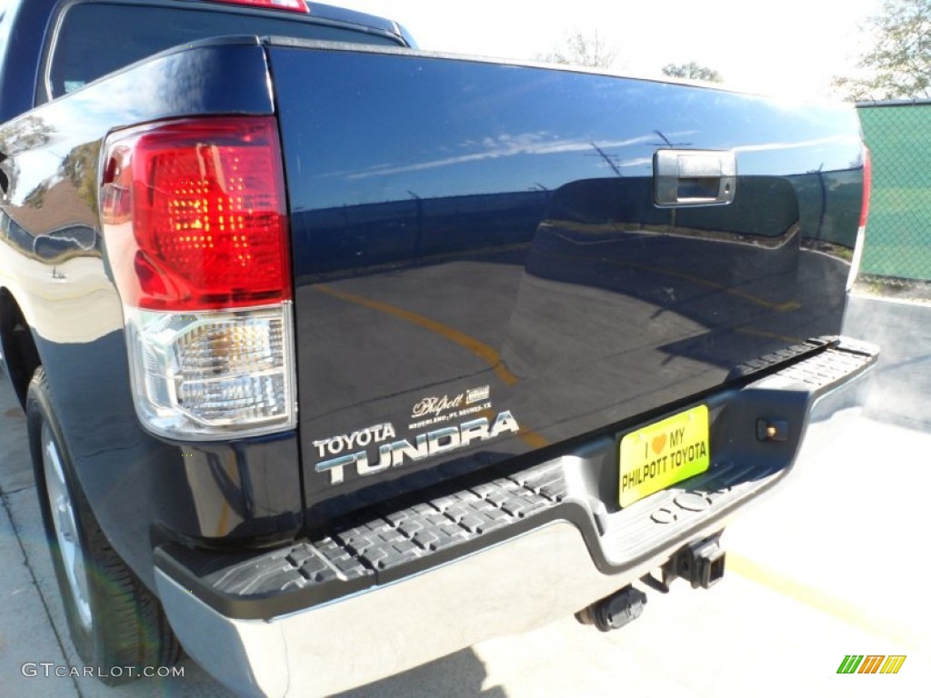 2010 Tundra CrewMax - Nautical Blue Metallic / Sand Beige photo #22