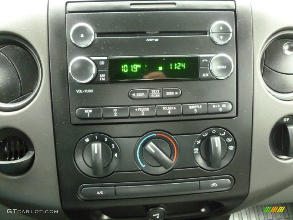 2008 Ford F150 STX SuperCab 4x4 Controls Photo #59611803