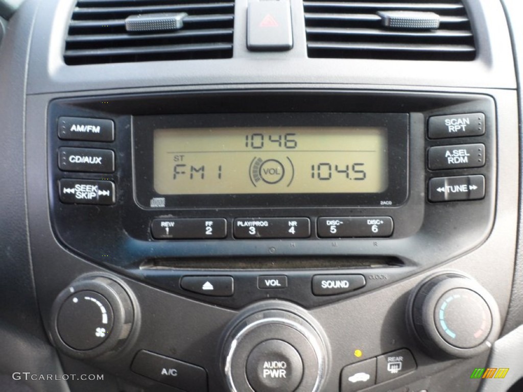 2004 Honda Accord LX Sedan Audio System Photo #59612313
